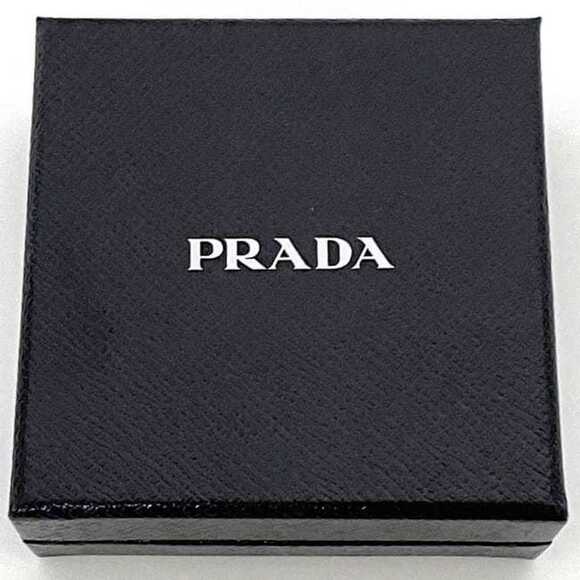 PRADA Red - Picture 10 of 10